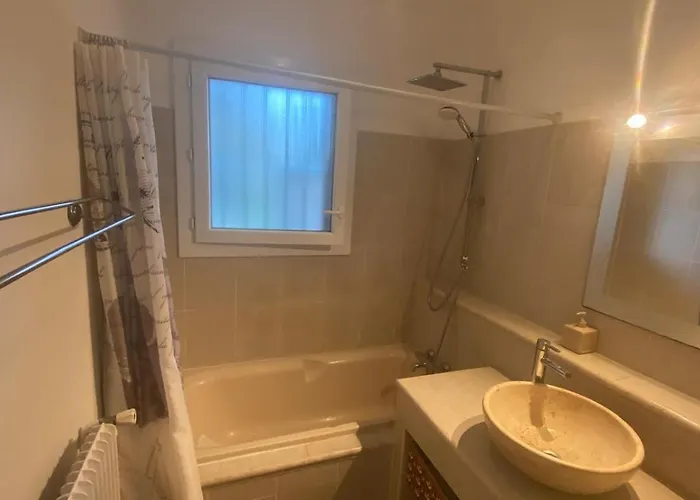 Апартаменты T3 En Rez-de-jardin Sur Valescure Сен-Рафаэль